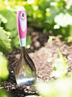 Dirty Little Digger™ 8 Dirty Little Digger™ -Gardeners 8594982 9961 tif