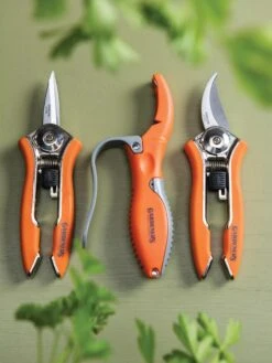 Gardener's Pocket Tool Set -Gardeners 8595268 9487 tif