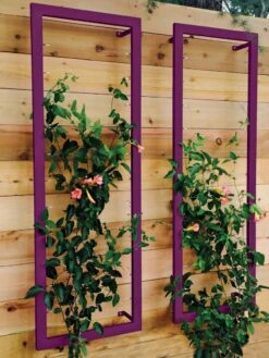 Ina Modern Wall Trellis Sr. -Gardeners 8600510 02V tif